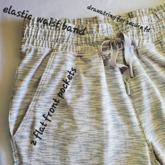 MONDETTA Ladies Active Bermuda Light Grey Short, Size XS - Picture 2 of 14